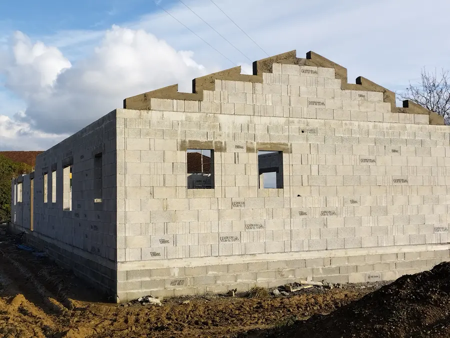 Élévation des murs d'une maison neuve